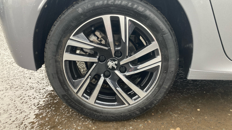 Peugeot 208 1.2 PureTech 100 Allure Premium + 5dr EAT8 Petrol Hatchback